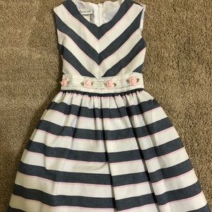 Girl’s dress